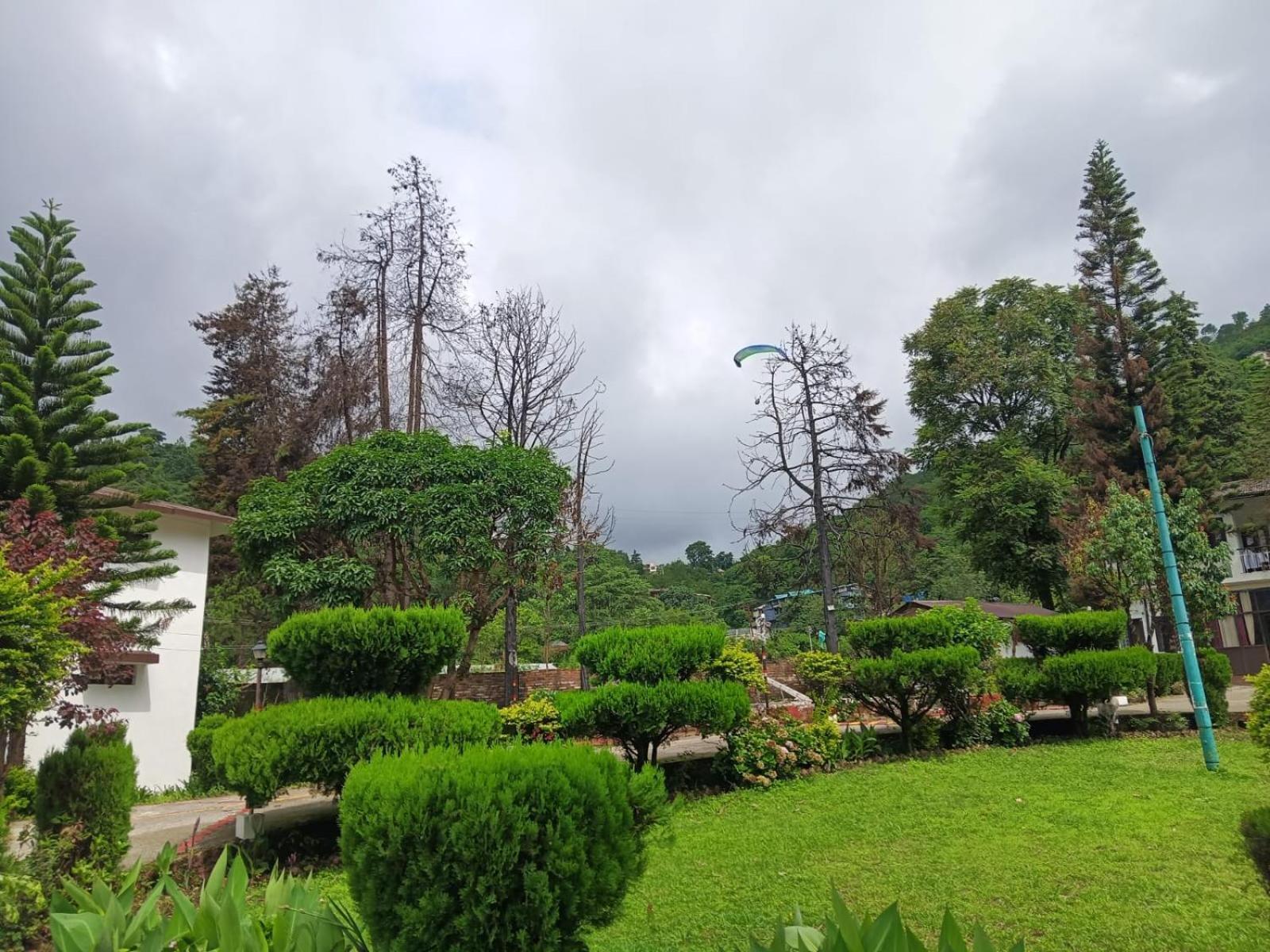Shikha Resort Ewentbliz Bhīm Tāl Zewnętrze zdjęcie