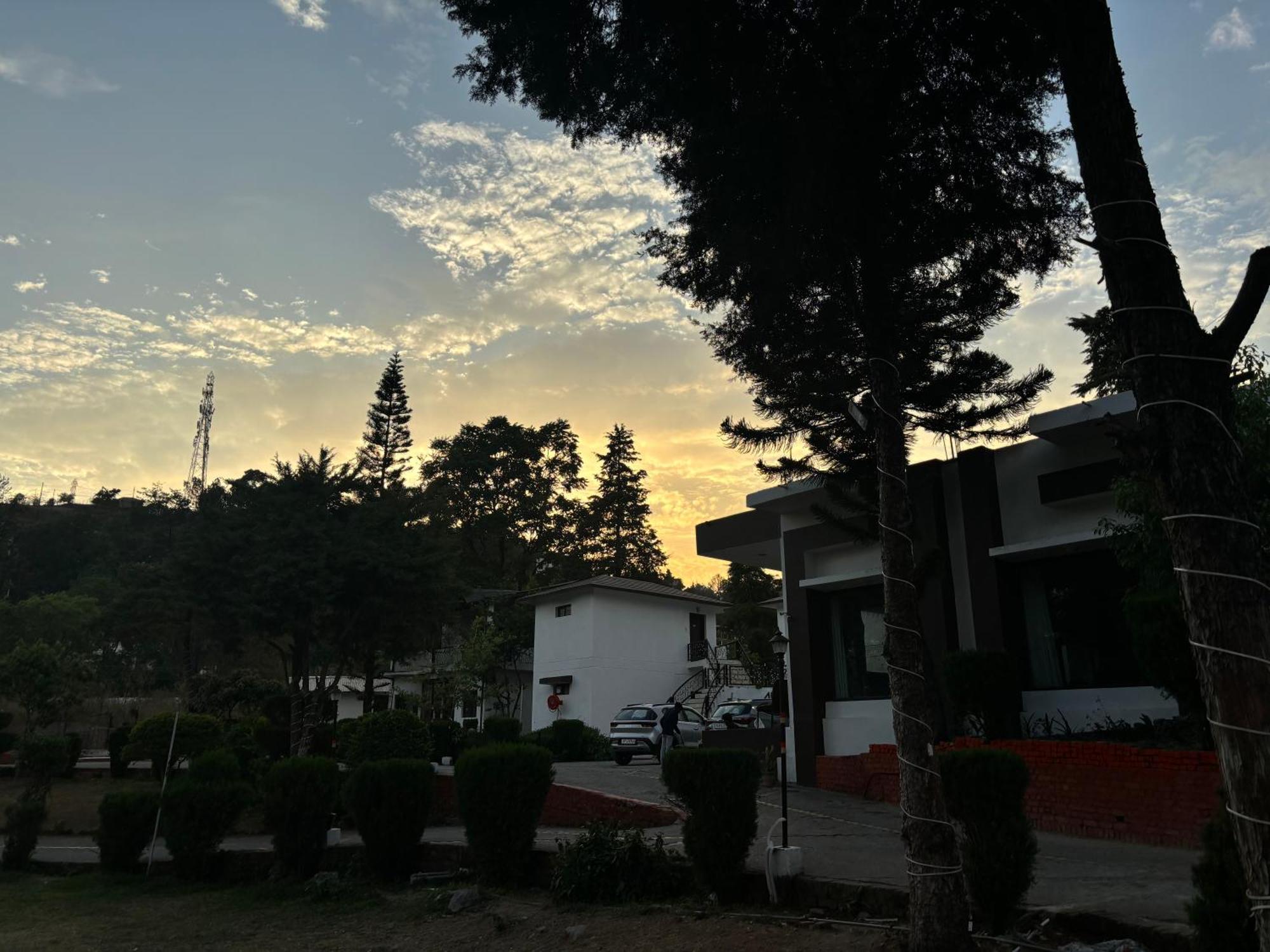 Shikha Resort Ewentbliz Bhīm Tāl Zewnętrze zdjęcie